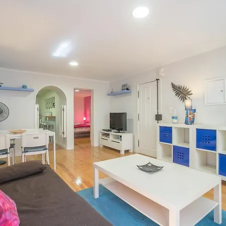 Guestready - Colorful 1br Apt - 15 Mins To Castelo De S Jorge شقة Lisboa