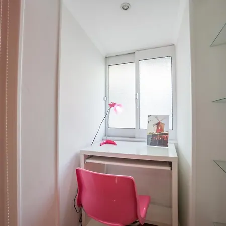 Guestready - Colorful 1br Apt - 15 Mins To Castelo De S Jorge شقة *