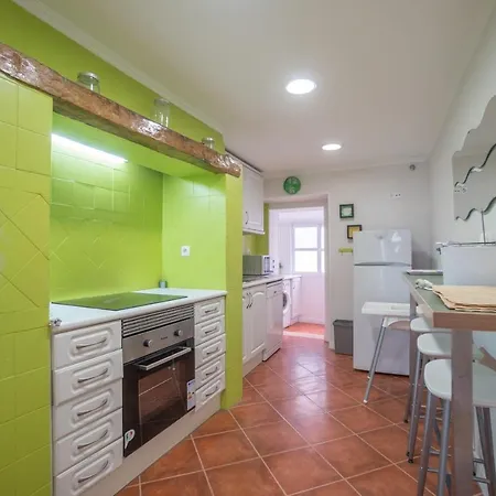 Guestready - Colorful 1br Apt - 15 Mins To Castelo De S Jorge شقة *
