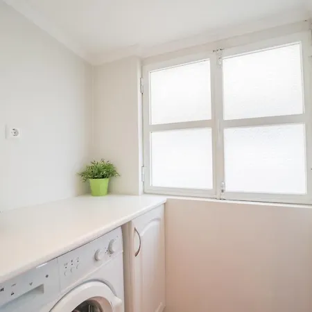 Guestready - Colorful 1br Apt - 15 Mins To Castelo De S Jorge *
