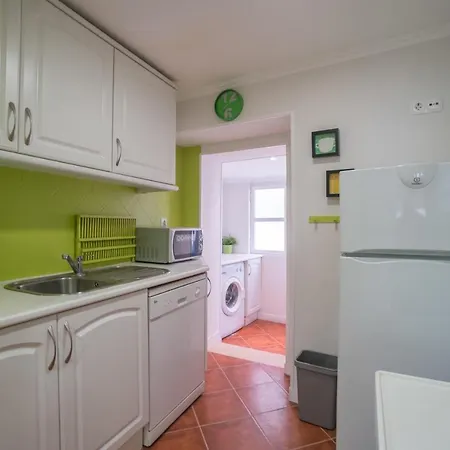 Guestready - Colorful 1br Apt - 15 Mins To Castelo De S Jorge Lisbona