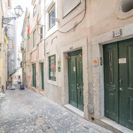 Guestready - Colorful 1br Apt - 15 Mins To Castelo De S Jorge Appartamento *