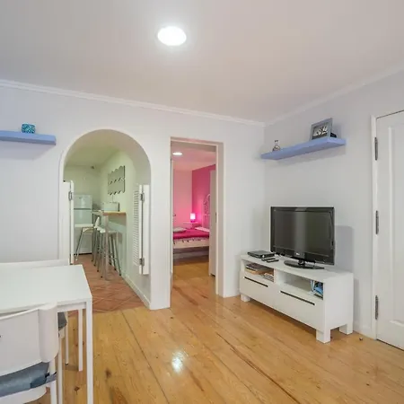 Guestready - Colorful 1br Apt - 15 Mins To Castelo De S Jorge Appartamento *