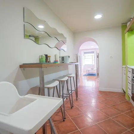 Guestready - Colorful 1br Apt - 15 Mins To Castelo De S Jorge Lisbona